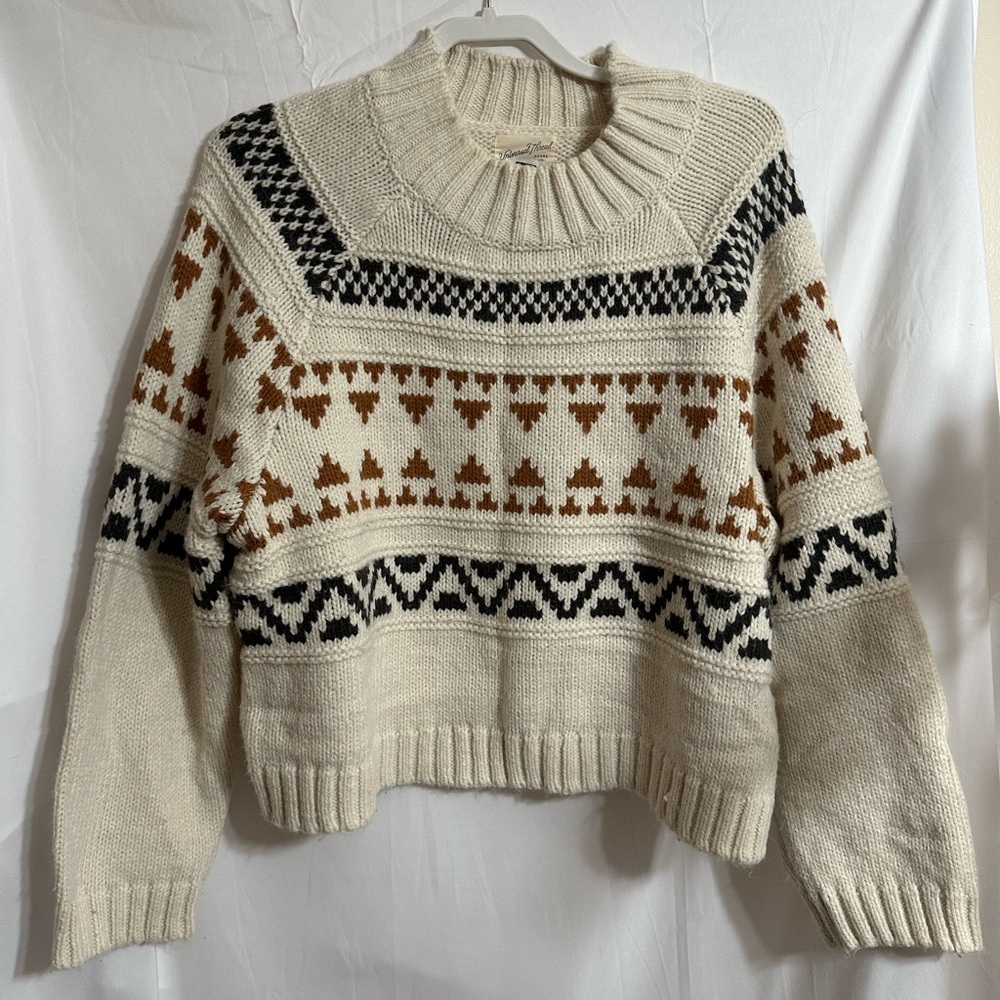 Universal Thread Cream and Brown Crew Neck Sweater